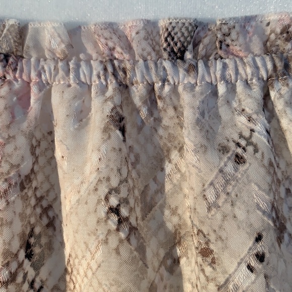 White House Black Market Blouse EUC Snakeskin Blouse Size Med Pink Brown & White - Picture 2 of 3